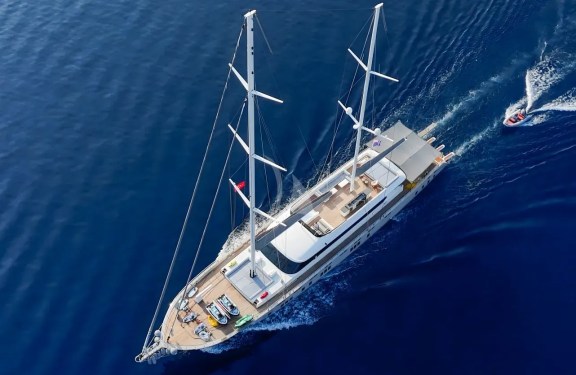 Image of De Love yacht #3