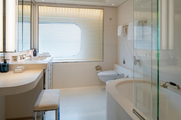 Master cabin bath