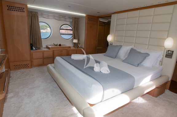 Image of RED ROSE yacht #23