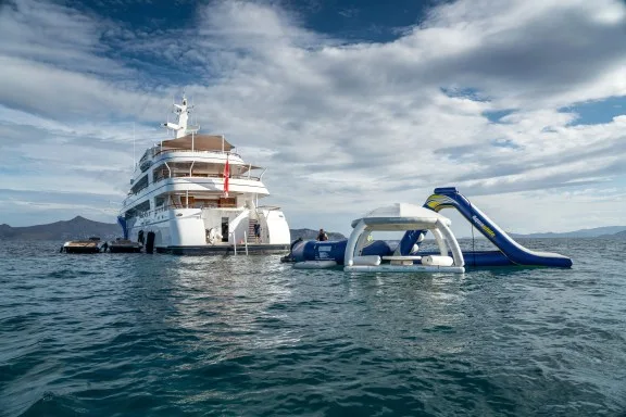 Image of FOS yacht #10