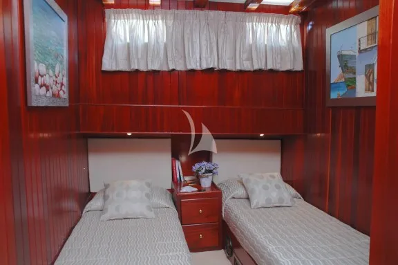 Twin Cabin