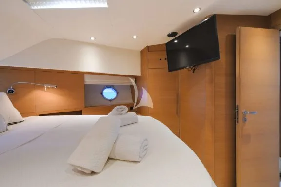 Image of BLUEWAVE yacht #30