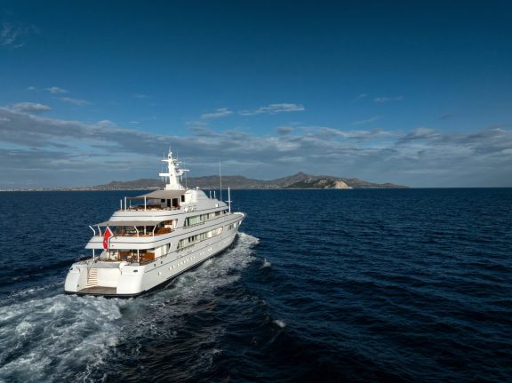 Image of FOS yacht #13