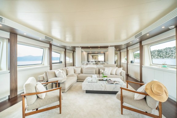 Image of PAREAKI II yacht #40