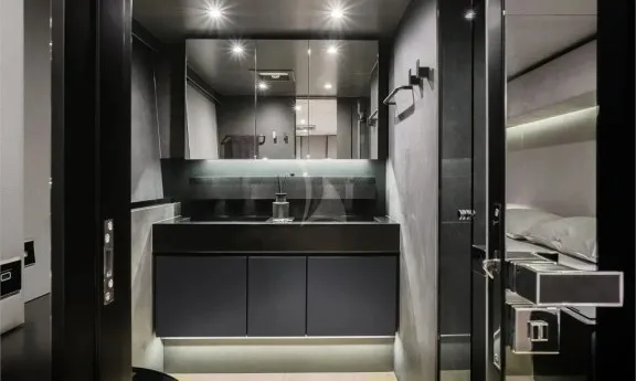 Master cabin en-suite