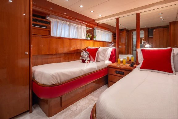 Twin Cabin