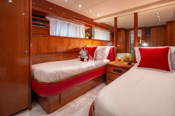 Twin Cabin