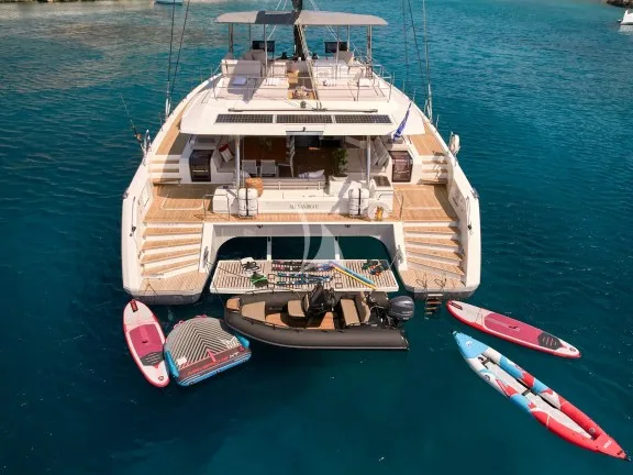 Aft bathing platform