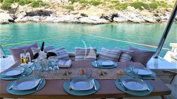 Aft Deck Dining Table