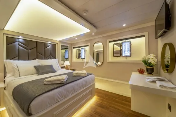 Image of QUEEN OF MAKRI yacht #25