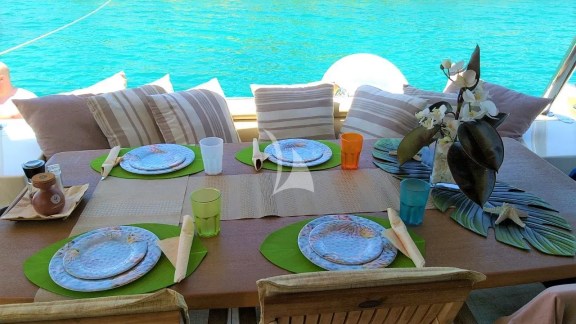 Questa e Vita offers plenty of table settings