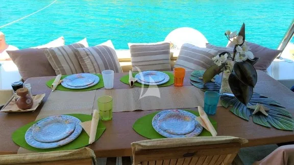 Questa e Vita offers plenty of table settings