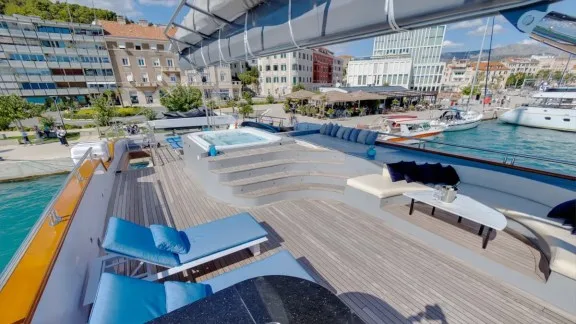 Sundeck