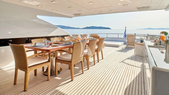 Image of LET IT BE yacht #44