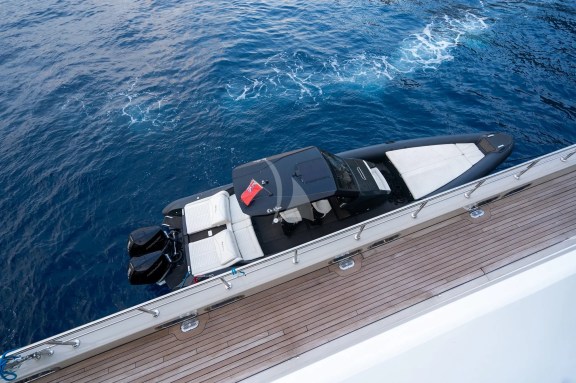 Image of De Love yacht #57