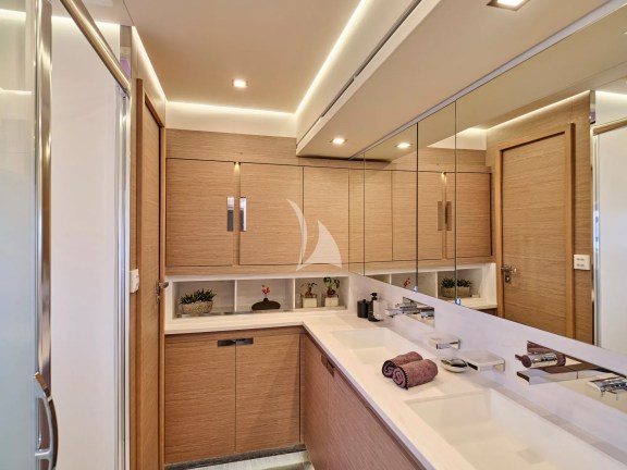 Master's Cabin Bathroom