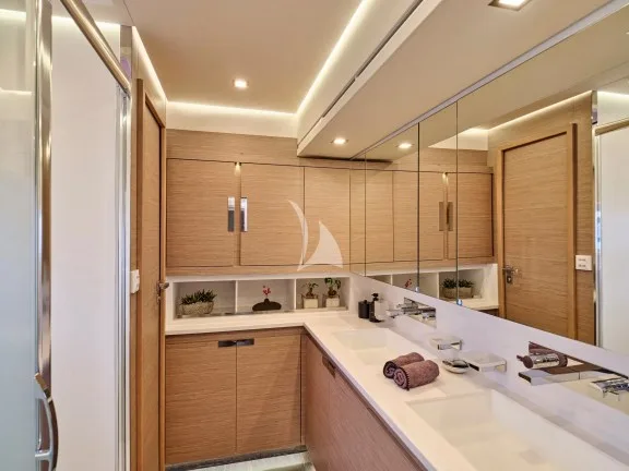 Master's Cabin Bathroom