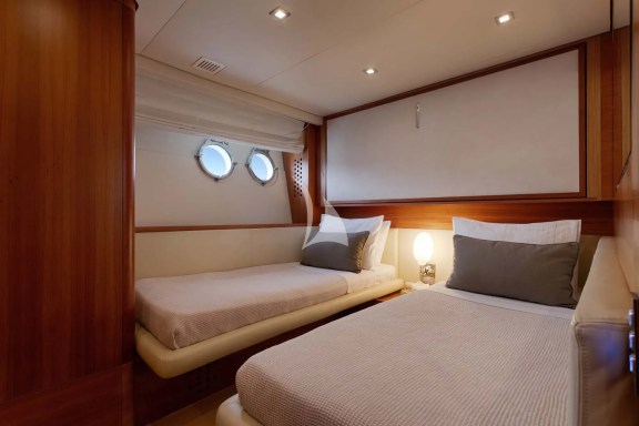 Starboard Twin Cabin convertible to Double with pullman bed