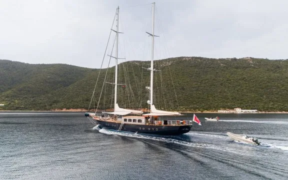 Image of LE PIETRE yacht #43