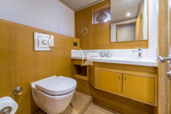 Aft Master Cabin Bathroom