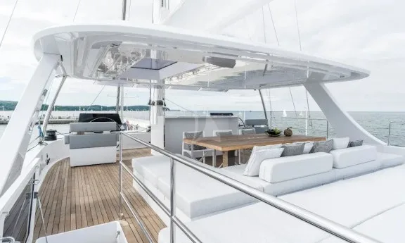 Flybridge