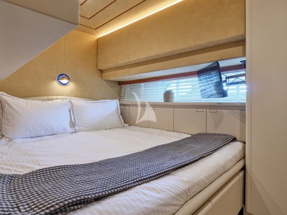 Double cabin