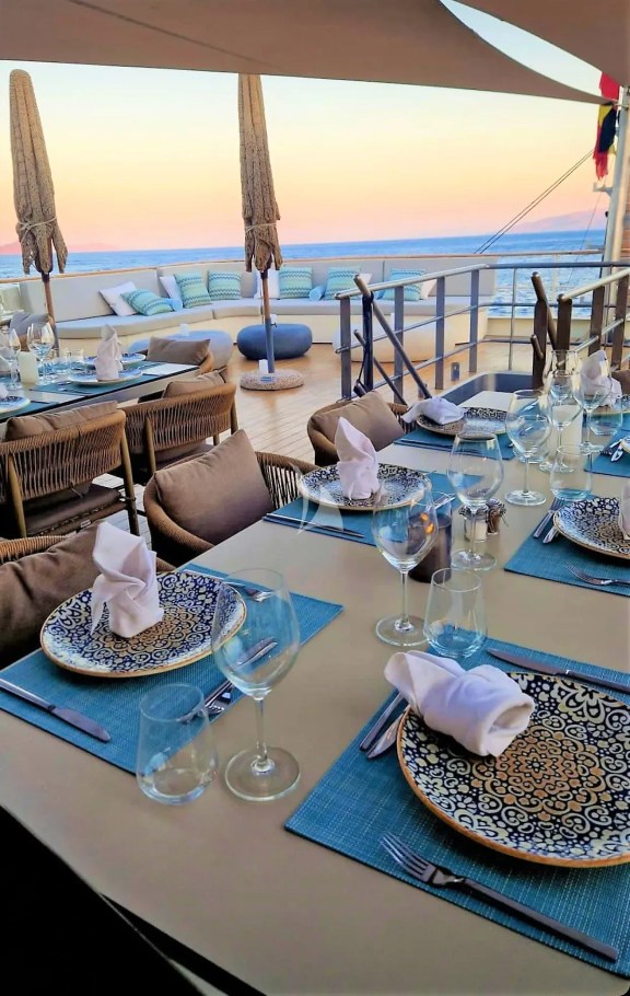 Al fresco dining
