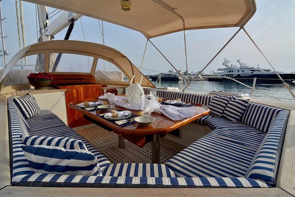 Image of WIND OF CHANGE yacht #12