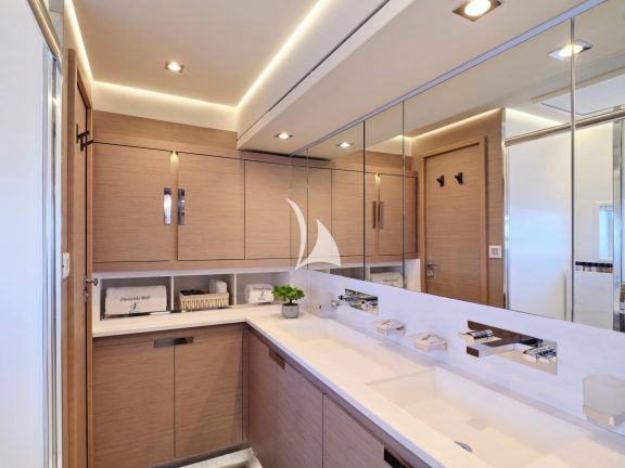 Master cabin bathroom