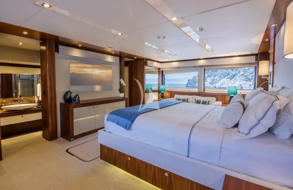 Image of GEORGE P yacht #20