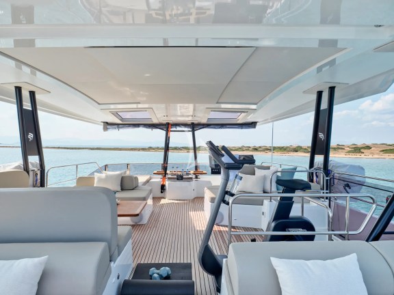 Flybridge with spin bike and TRX