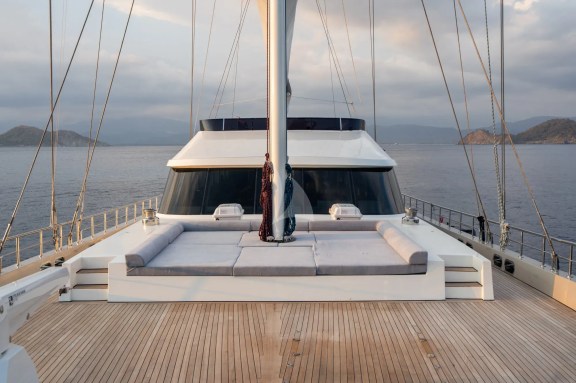 Image of De Love yacht #23