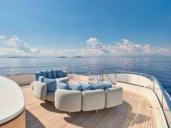 Upper Deck Fore