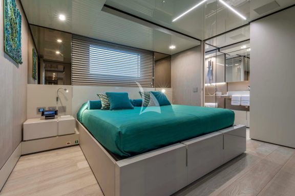 Double cabin