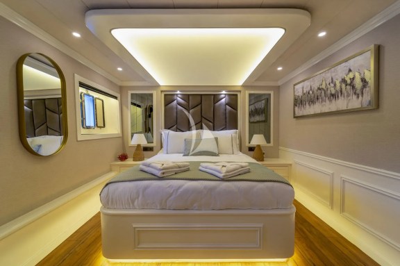 Image of QUEEN OF MAKRI yacht #26