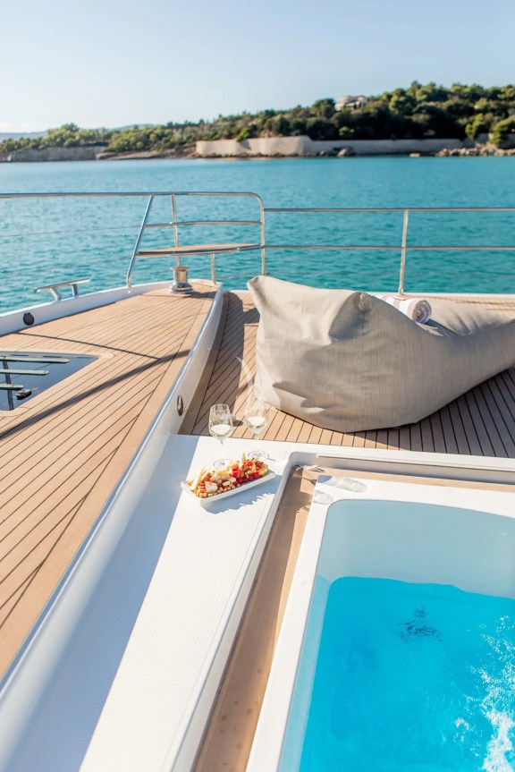 Image of D2 yacht #48