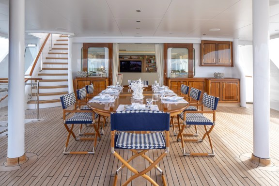 Bridge deck dining