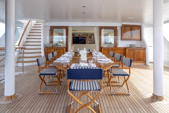 Bridge deck dining