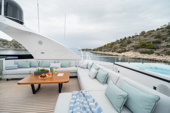 Image of PAREAKI II yacht #28