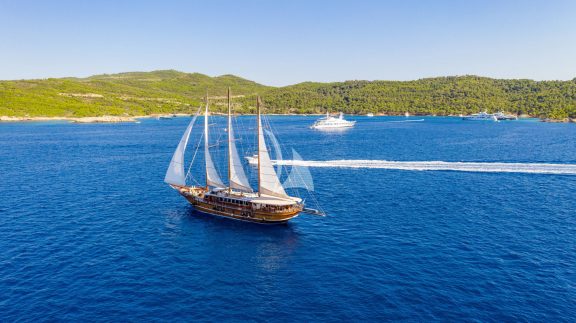 Image of THALASSA yacht #3