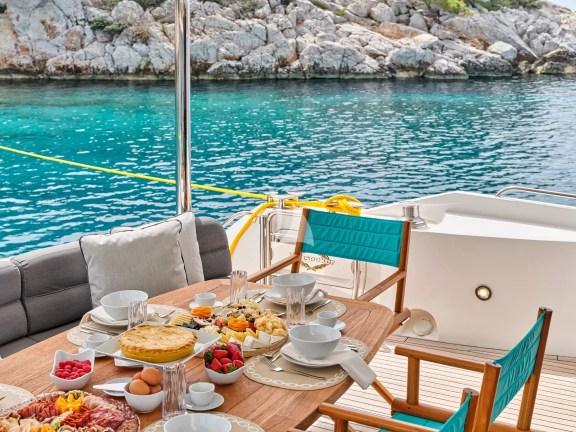 Image of M FIVE yacht #37