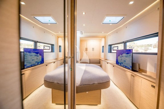 Image of D2 yacht #82