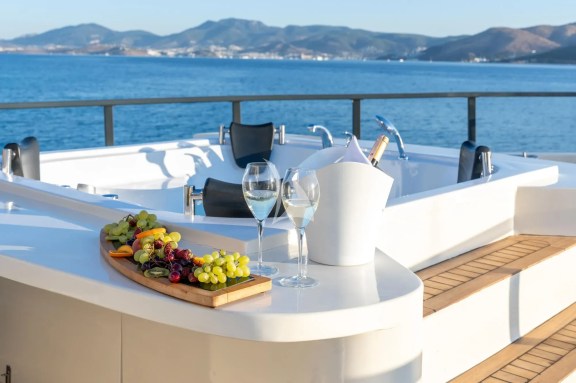 Image of CALM DOWN yacht #9