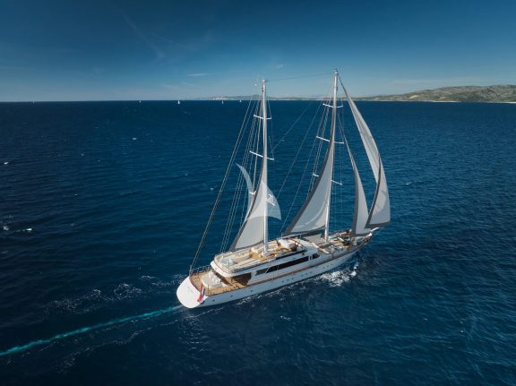 Lady Gita sailing