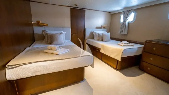 Image of MERVE yacht #19