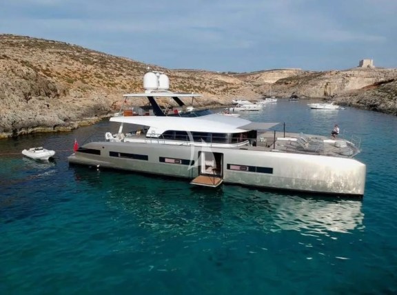 Master cabin with drop down terrace on to the sea