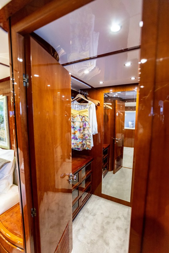 Image of PAREAKI yacht #27