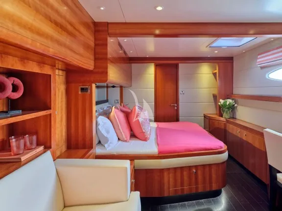 master cabin