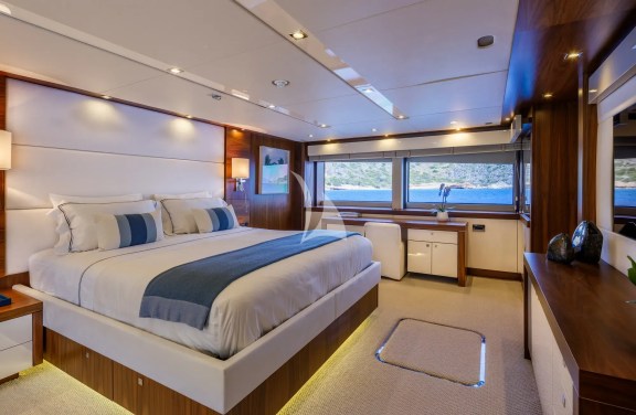 Image of GEORGE P yacht #19