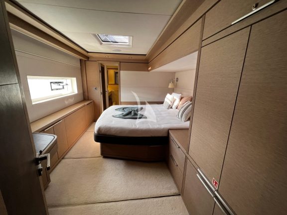 Guest cabin